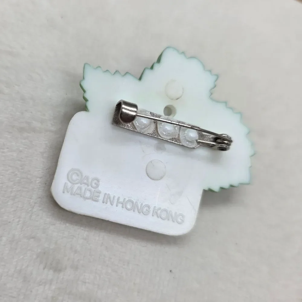 AG 'Happy Mother's Day' plastic Brooch - Picture 4 of 4